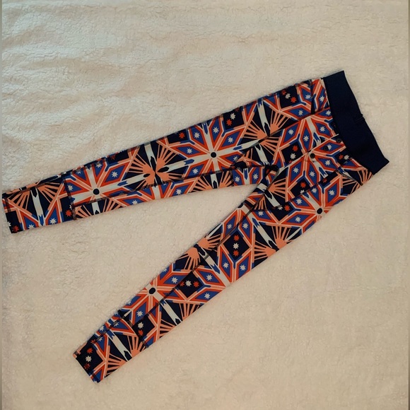 NWOT - FP Movement - Fireside Printed Base Layer Leggings Pants β€οΈπ€π - Picture 7 of 14